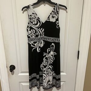 WHBM Black and white large floral print Dress size small